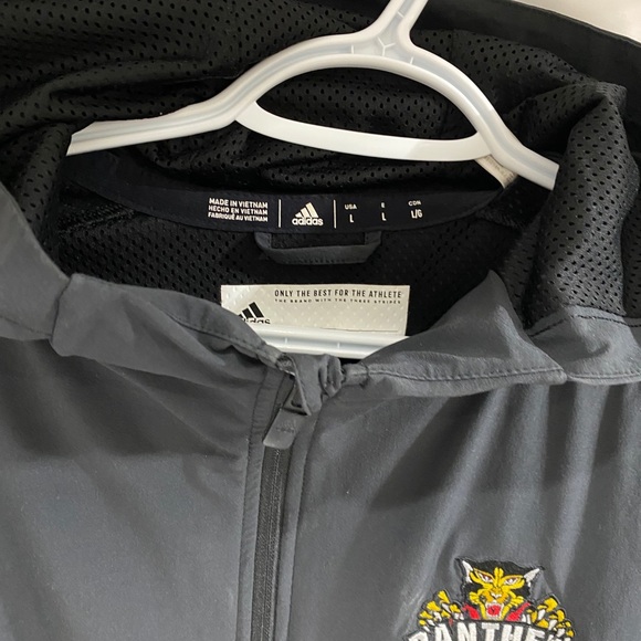 Canadore Adidas Sweater. - Picture 6 of 7